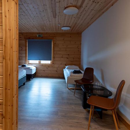 Gladheimar Guesthouse Блёндюоус Экстерьер фото