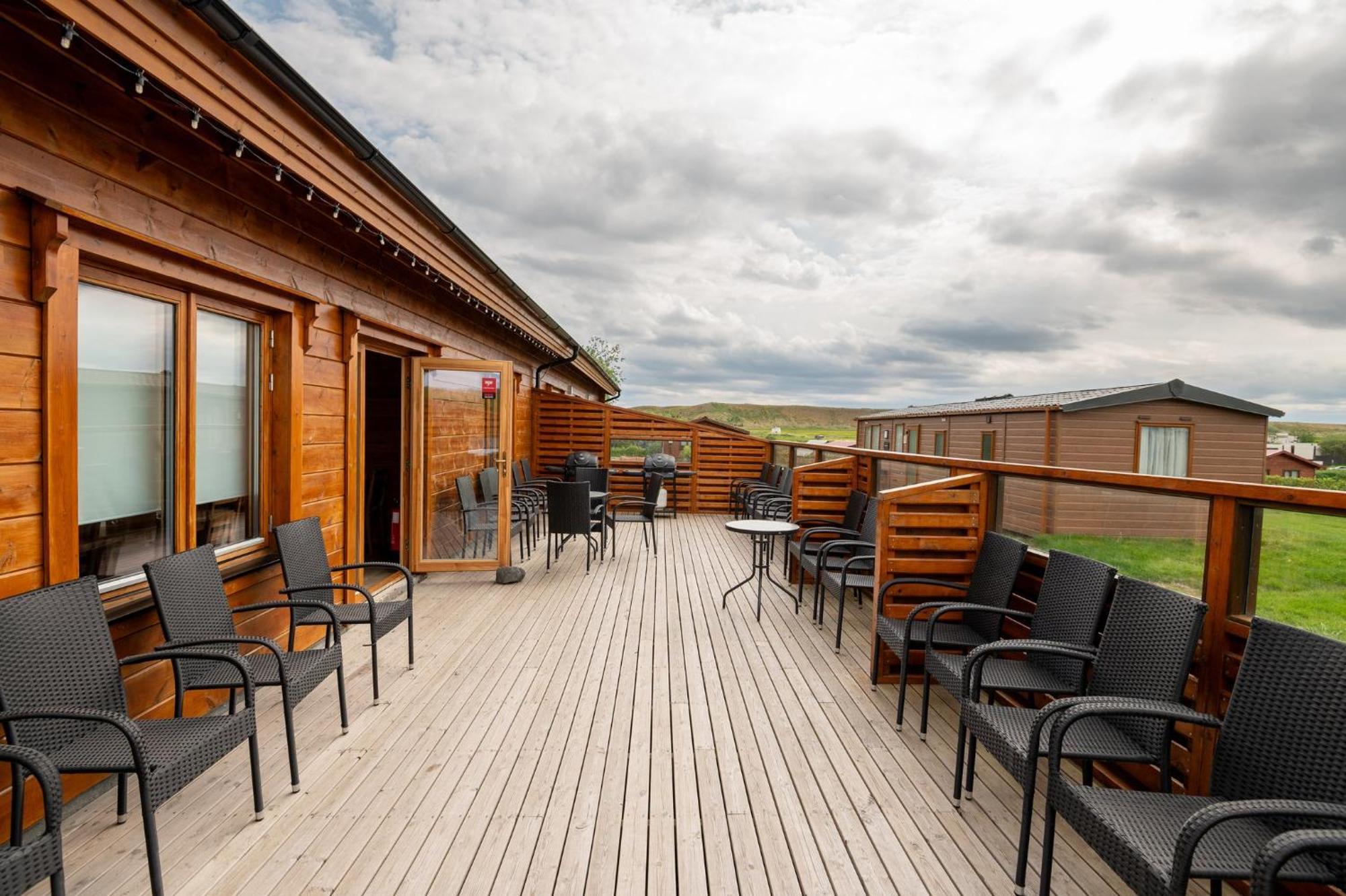 Gladheimar Guesthouse Блёндюоус Экстерьер фото